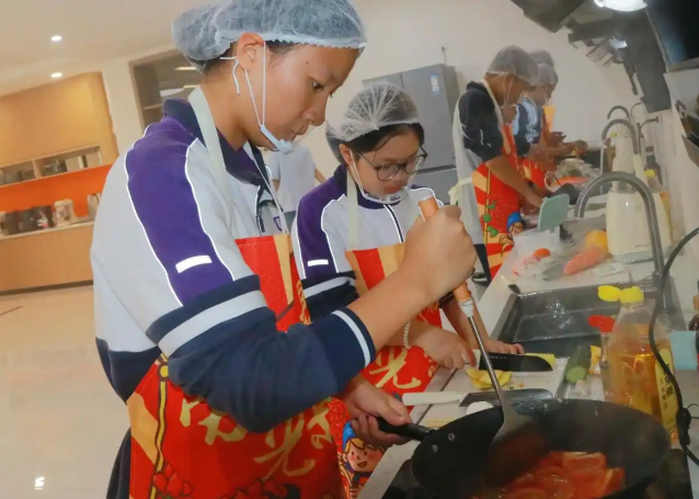 学段为阶依据不同年级孩子的认知特色设置梯度化劳作项目 学段为阶依据不同年级孩子的认知特色设置梯度化劳作项目