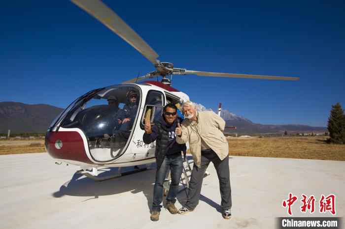  云南旅行达人与意大利“老哥”的相互鼓励：“一起加油”